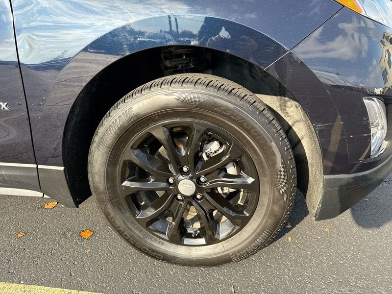 Chevrolet Equinox Vehicle Full-screen Gallery Image 10