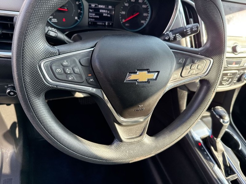 Chevrolet Equinox Vehicle Full-screen Gallery Image 14