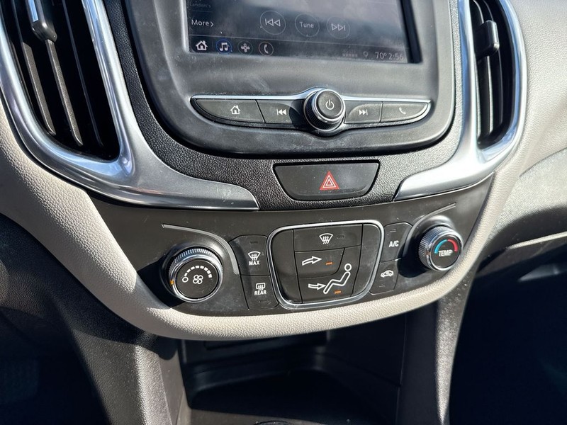 Chevrolet Equinox Vehicle Full-screen Gallery Image 18