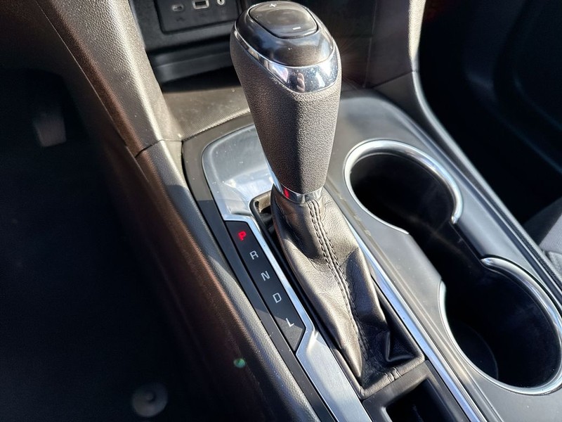 Chevrolet Equinox Vehicle Full-screen Gallery Image 19