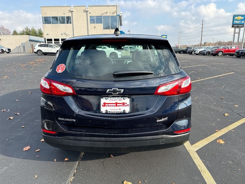 Chevrolet Equinox Vehicle Full-screen Gallery Image 22