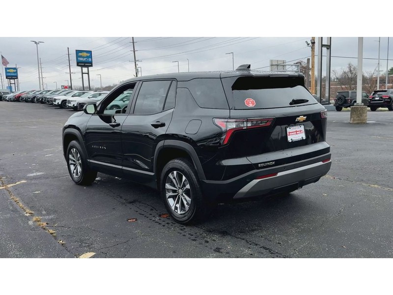 Chevrolet Equinox Vehicle Full-screen Gallery Image 06