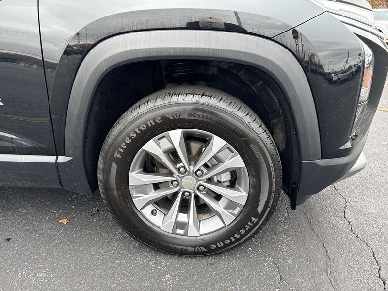 Chevrolet Equinox Vehicle Full-screen Gallery Image 10