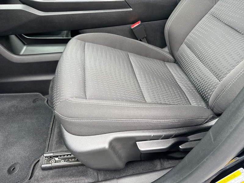 Chevrolet Equinox Vehicle Full-screen Gallery Image 11