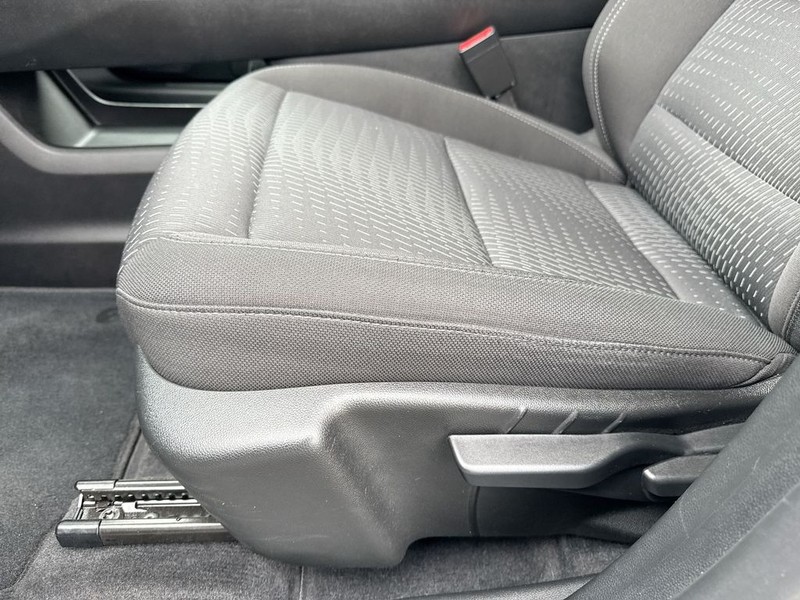 Chevrolet Equinox Vehicle Full-screen Gallery Image 12