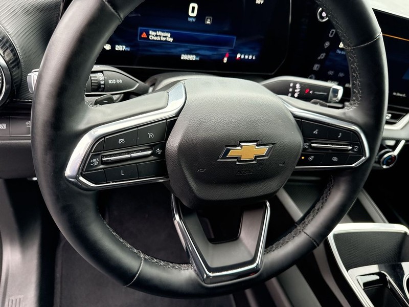 Chevrolet Equinox Vehicle Full-screen Gallery Image 14