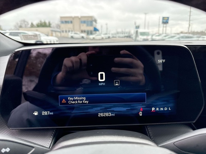 Chevrolet Equinox Vehicle Full-screen Gallery Image 15