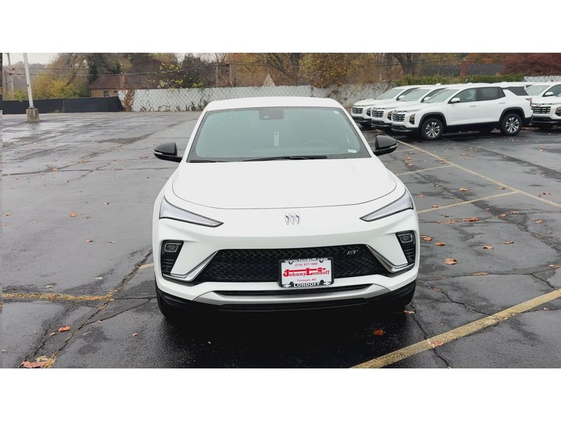 Buick Envista Vehicle Full-screen Gallery Image 03