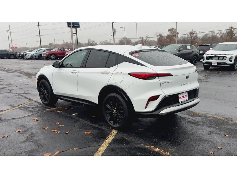 Buick Envista Vehicle Full-screen Gallery Image 06