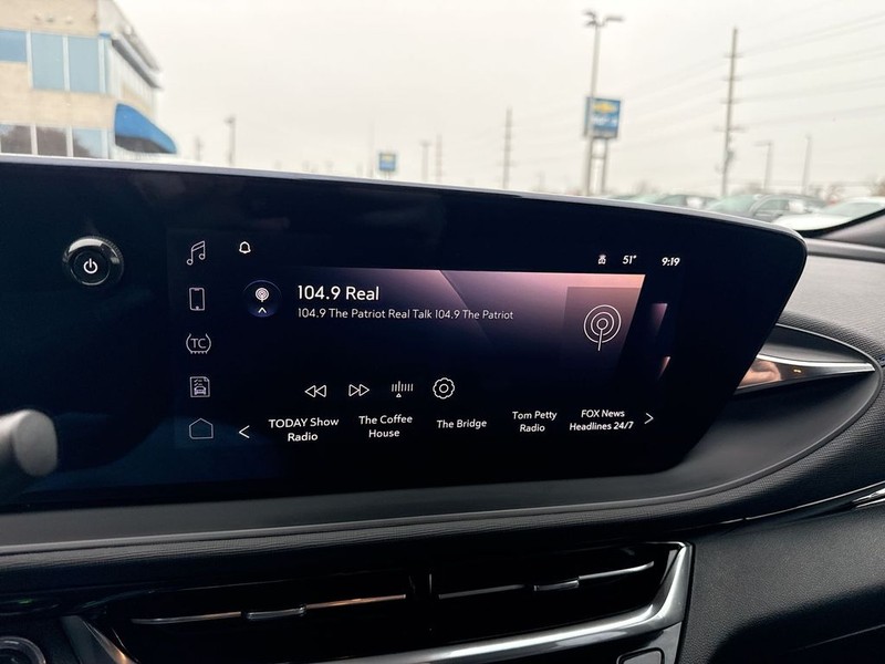 Buick Envista Vehicle Full-screen Gallery Image 16