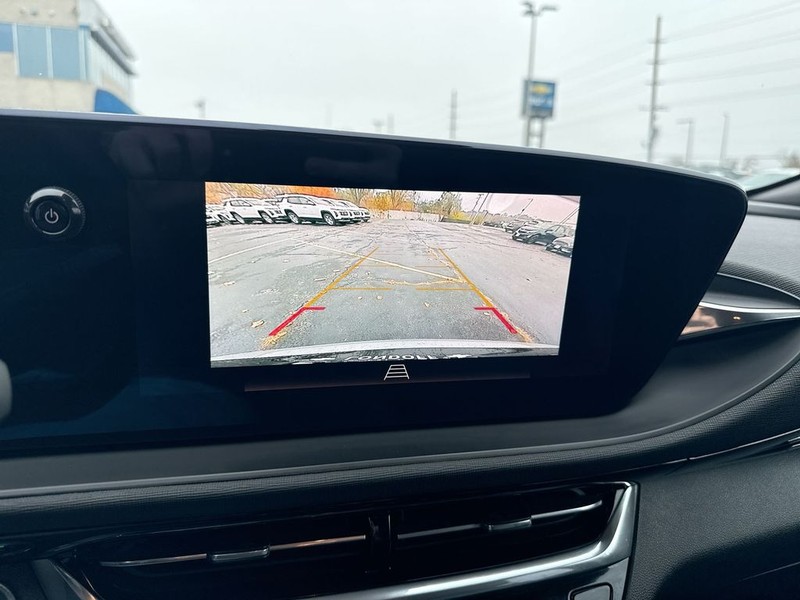 Buick Envista Vehicle Full-screen Gallery Image 17