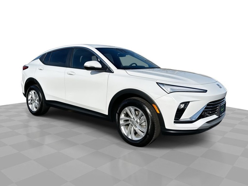 Buick Envista Vehicle Full-screen Gallery Image 01