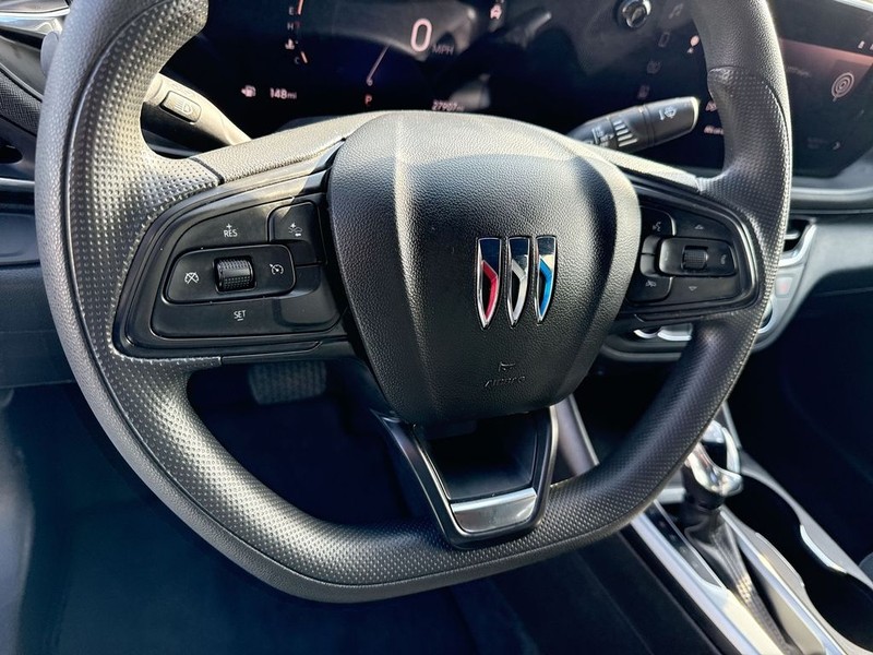 Buick Envista Vehicle Full-screen Gallery Image 14