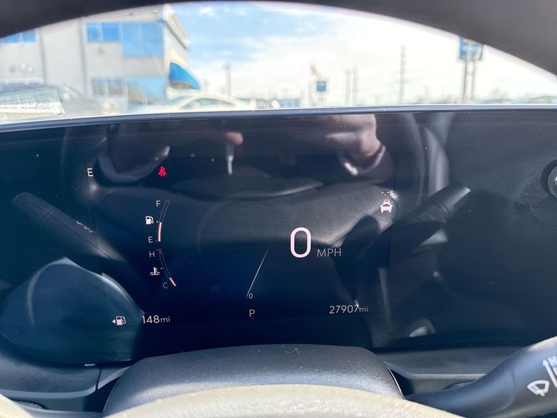 Buick Envista Vehicle Full-screen Gallery Image 15