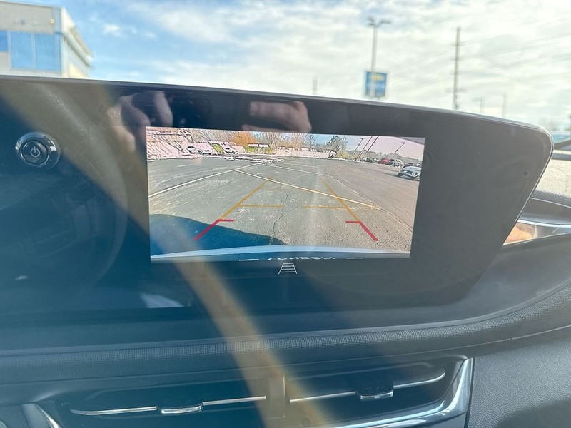 Buick Envista Vehicle Full-screen Gallery Image 17