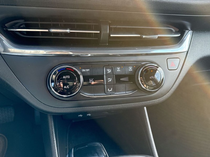 Buick Envista Vehicle Full-screen Gallery Image 18