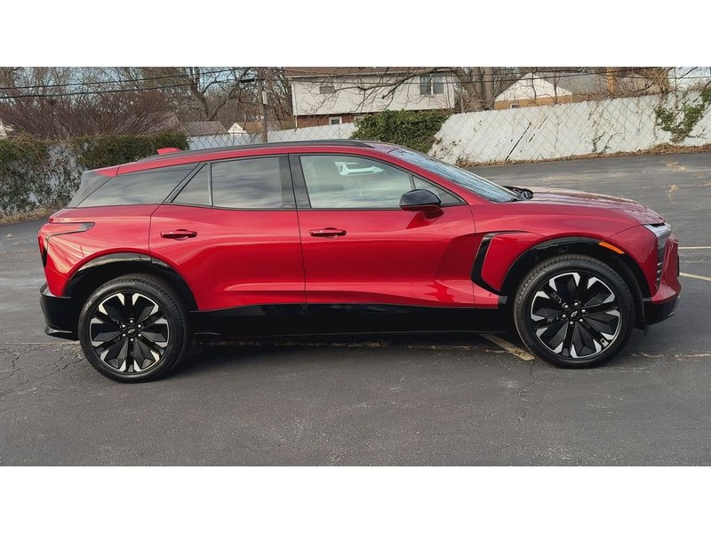 Chevrolet Blazer EV Vehicle Full-screen Gallery Image 09