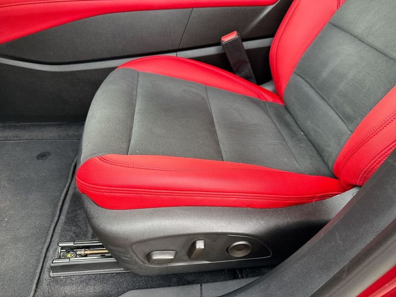 Chevrolet Blazer EV Vehicle Full-screen Gallery Image 11