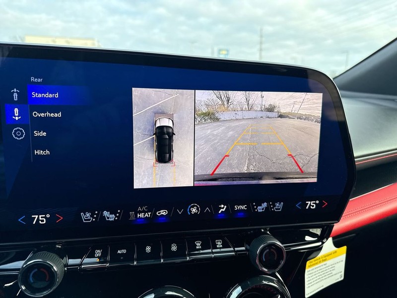 Chevrolet Blazer EV Vehicle Full-screen Gallery Image 17