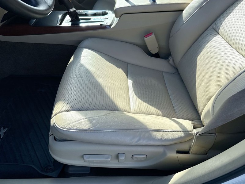 Acura RDX Vehicle Full-screen Gallery Image 11