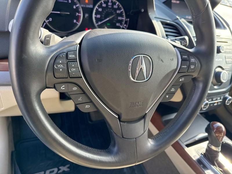 Acura RDX Vehicle Full-screen Gallery Image 14