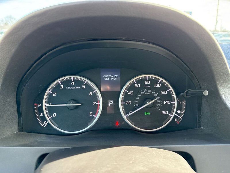 Acura RDX Vehicle Full-screen Gallery Image 15