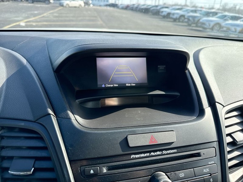 Acura RDX Vehicle Full-screen Gallery Image 17