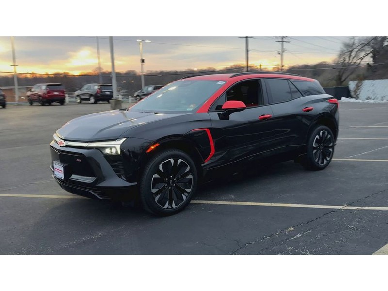 Chevrolet Blazer EV Vehicle Full-screen Gallery Image 04