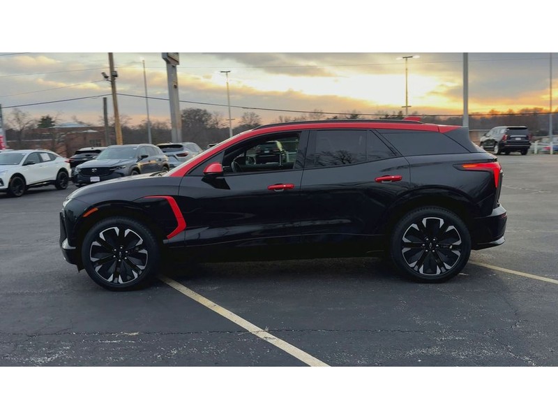 Chevrolet Blazer EV Vehicle Full-screen Gallery Image 05