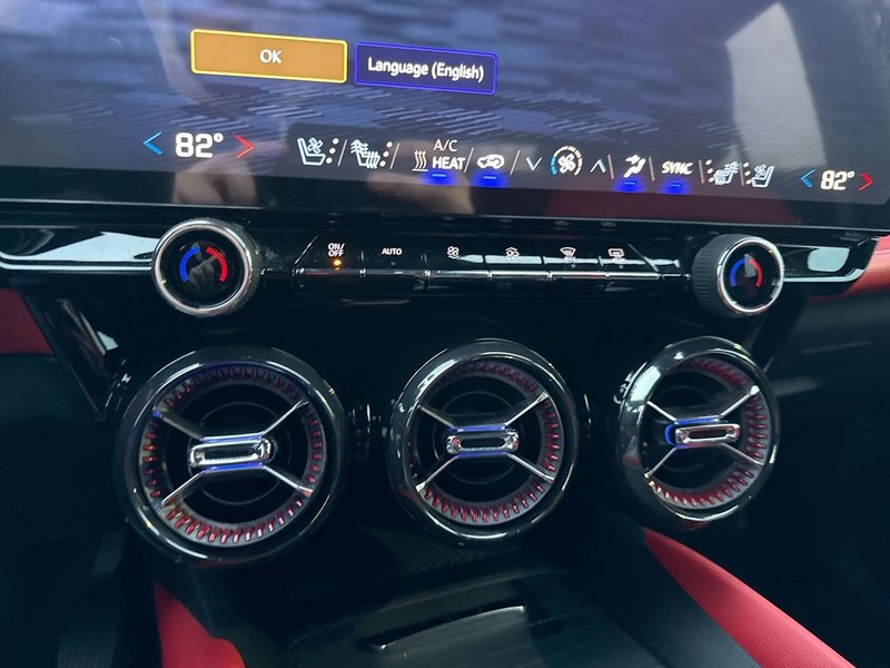 Chevrolet Blazer EV Vehicle Full-screen Gallery Image 18