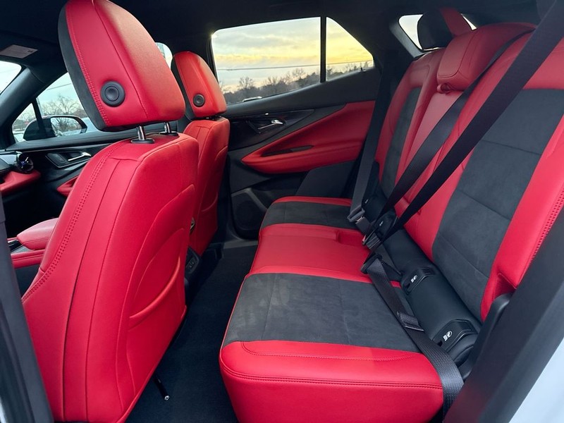 Chevrolet Blazer EV Vehicle Full-screen Gallery Image 21