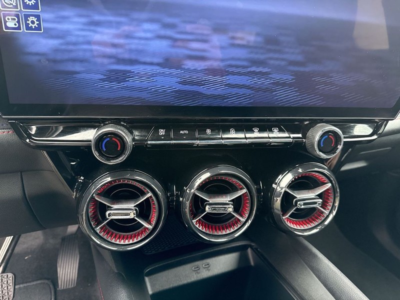 Chevrolet Blazer EV Vehicle Full-screen Gallery Image 18