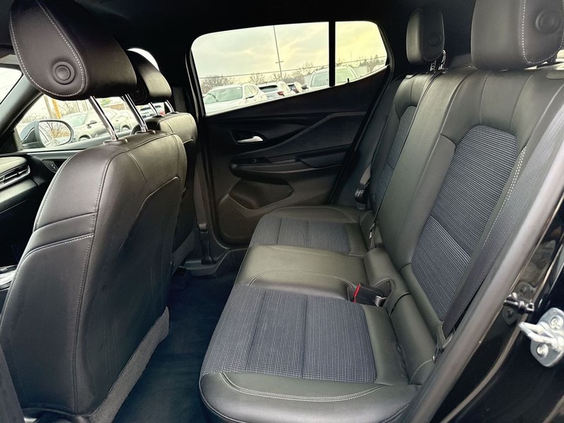 Buick Envista Vehicle Full-screen Gallery Image 21