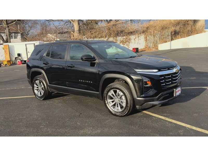 Chevrolet Equinox Vehicle Full-screen Gallery Image 02