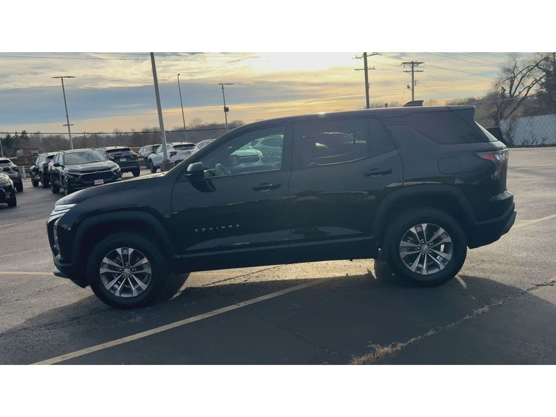 Chevrolet Equinox Vehicle Full-screen Gallery Image 05