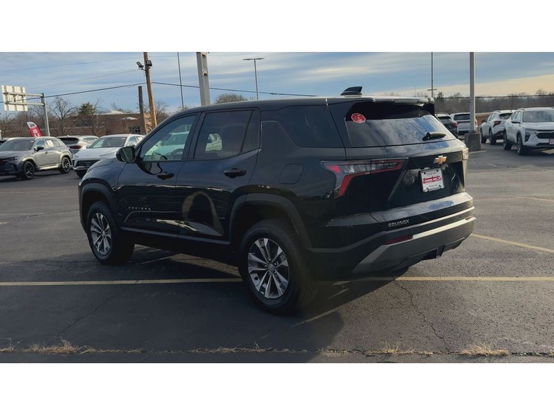 Chevrolet Equinox Vehicle Full-screen Gallery Image 06