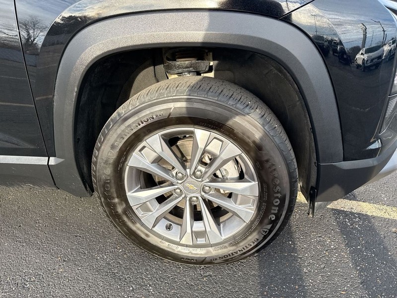 Chevrolet Equinox Vehicle Full-screen Gallery Image 10