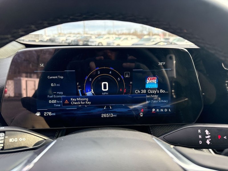 Chevrolet Equinox Vehicle Full-screen Gallery Image 15