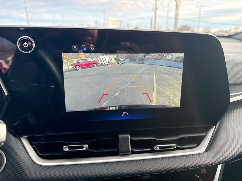 Chevrolet Equinox Vehicle Full-screen Gallery Image 17