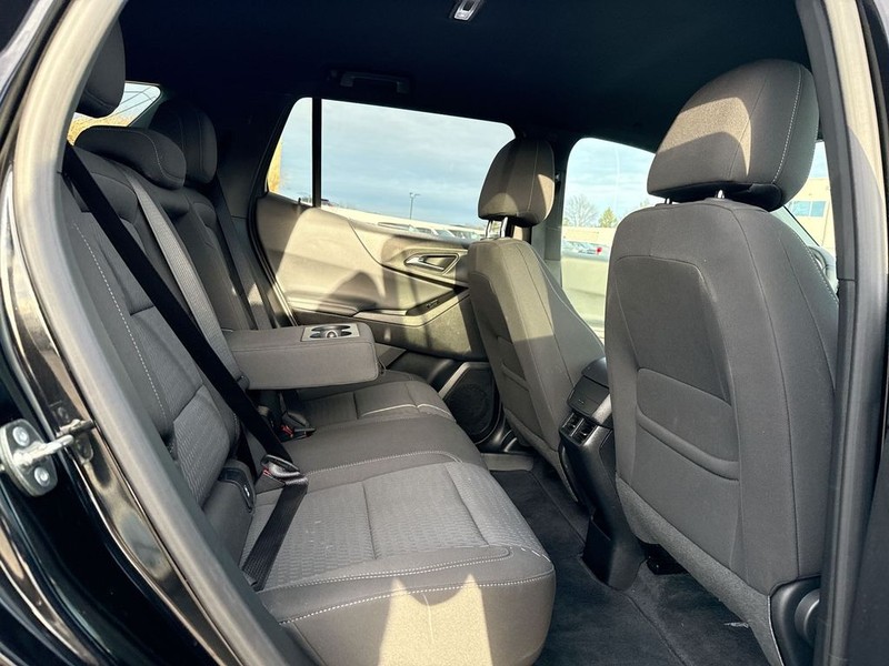 Chevrolet Equinox Vehicle Full-screen Gallery Image 23