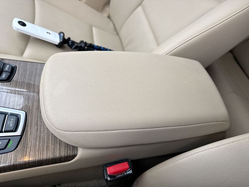 BMW X3 Vehicle Full-screen Gallery Image 20