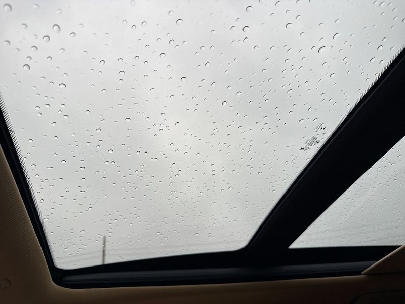 BMW X3 Vehicle Full-screen Gallery Image 21