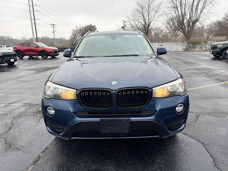 BMW X3 Vehicle Full-screen Gallery Image 25