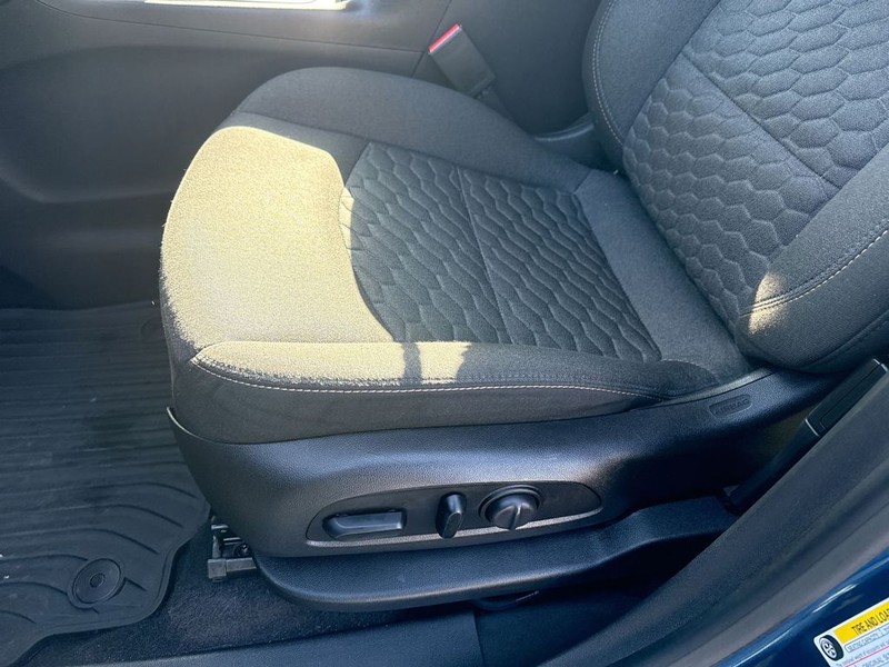 Chevrolet Equinox Vehicle Full-screen Gallery Image 11