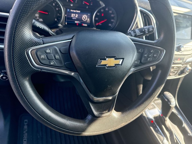 Chevrolet Equinox Vehicle Full-screen Gallery Image 14