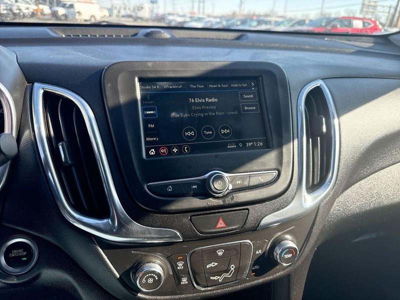 Chevrolet Equinox Vehicle Full-screen Gallery Image 16