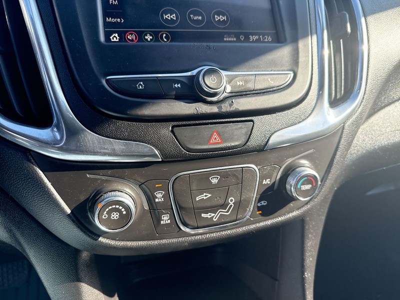 Chevrolet Equinox Vehicle Full-screen Gallery Image 18