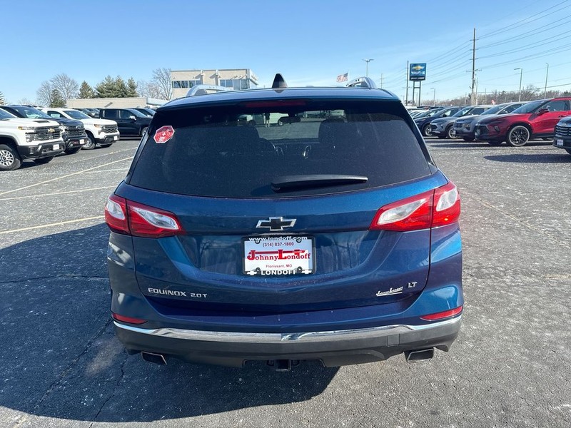 Chevrolet Equinox Vehicle Full-screen Gallery Image 22