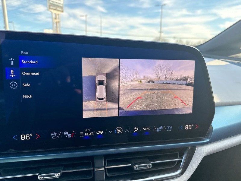 Chevrolet Equinox EV Vehicle Full-screen Gallery Image 17