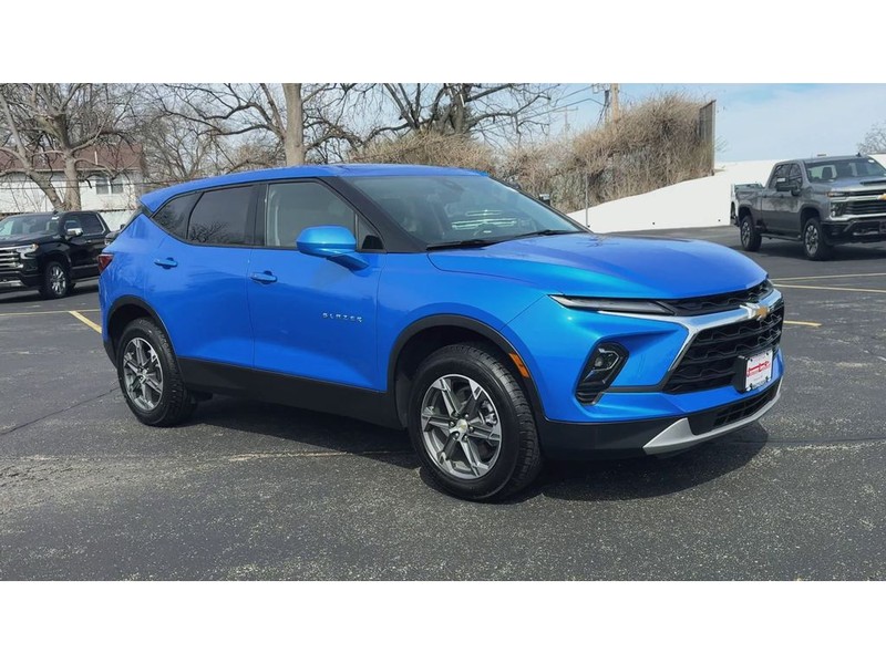 Chevrolet Blazer Vehicle Full-screen Gallery Image 02